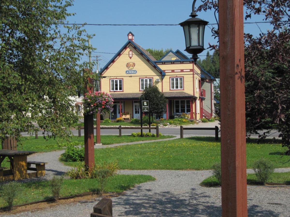 Auberge Le Voyageur Mont-Tremblant Exterior foto